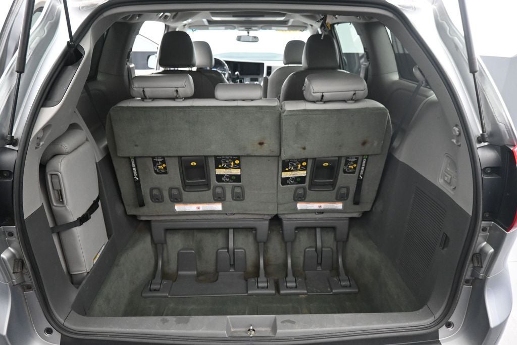 2016 Toyota Sienna XLE 8 Passenger