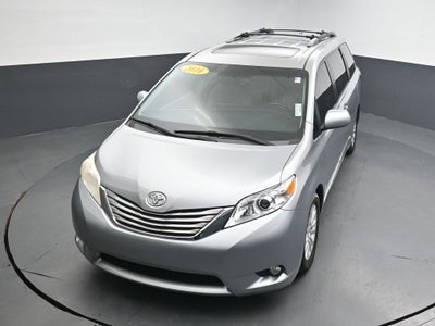 2016 Toyota Sienna XLE 8 Passenger
