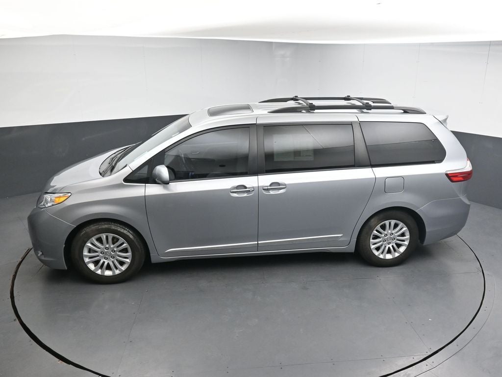 2016 Toyota Sienna XLE 8 Passenger