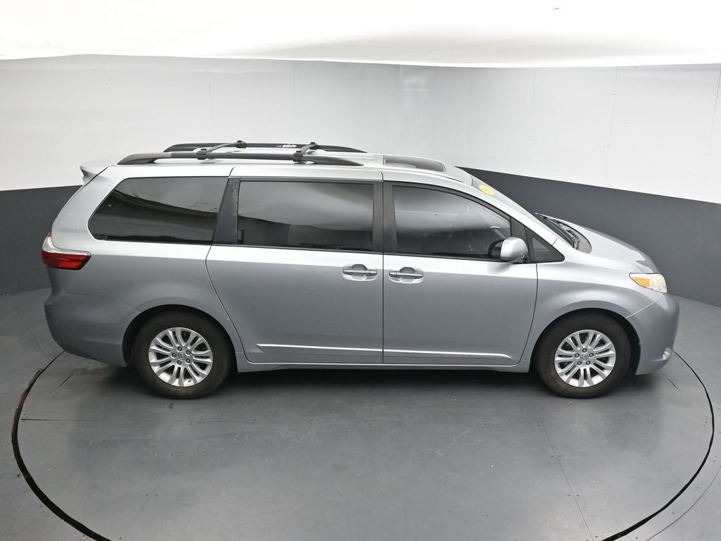 2016 Toyota Sienna XLE 8 Passenger