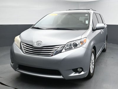 2016 Toyota Sienna XLE 8 Passenger