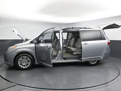 2016 Toyota Sienna XLE 8 Passenger