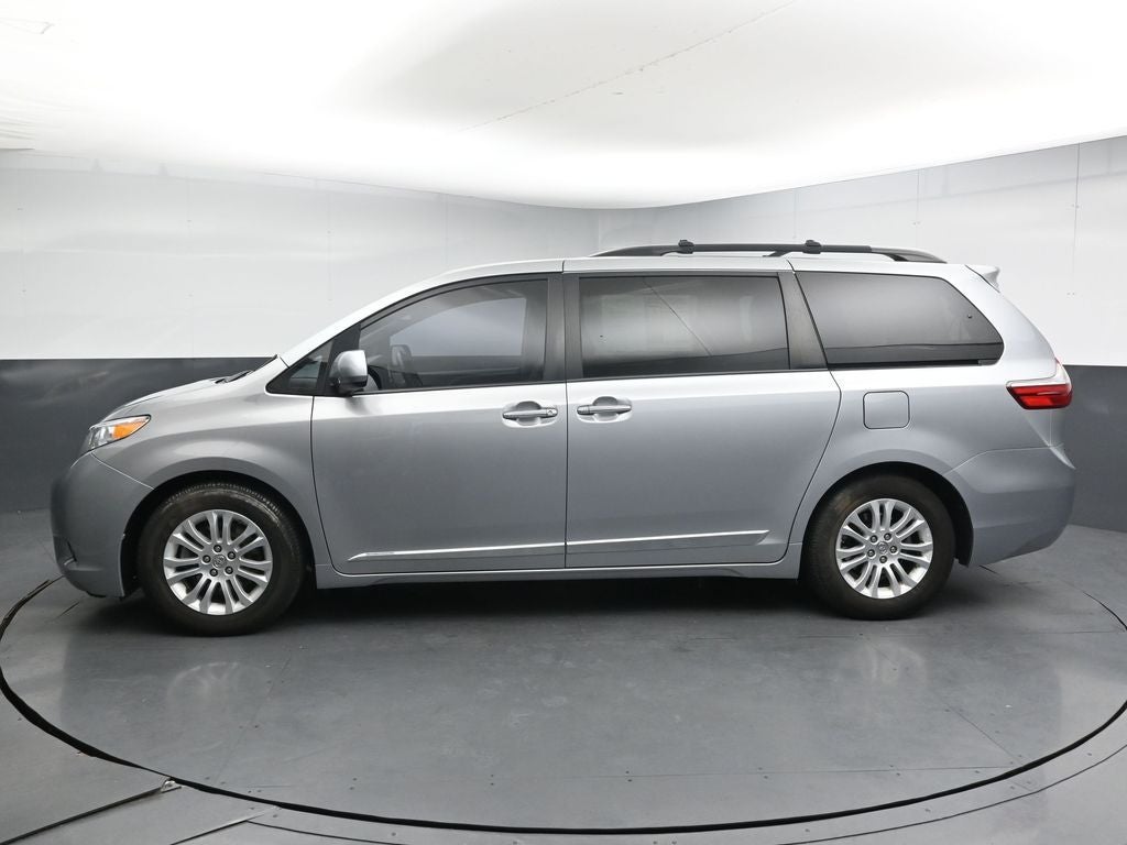 2016 Toyota Sienna XLE 8 Passenger