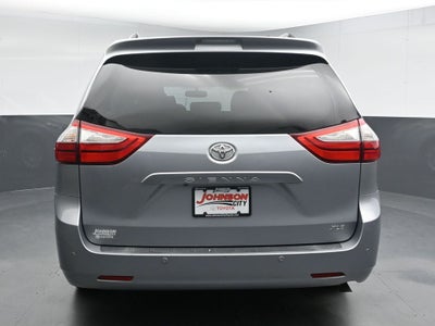 2016 Toyota Sienna XLE 8 Passenger
