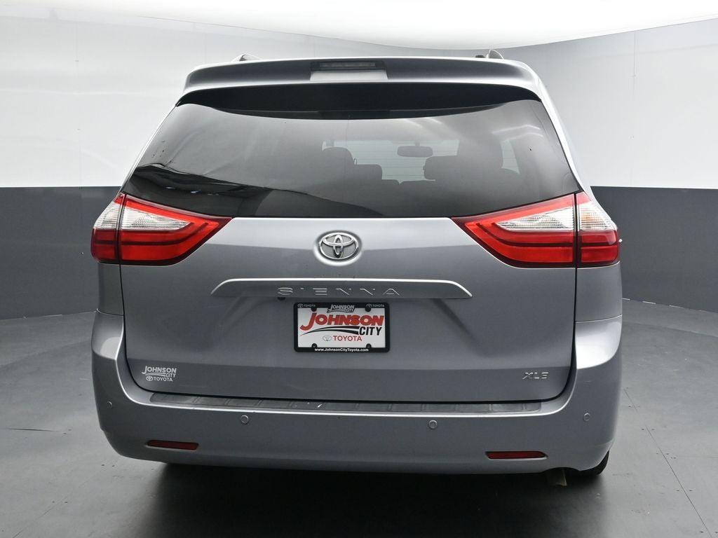 2016 Toyota Sienna XLE 8 Passenger