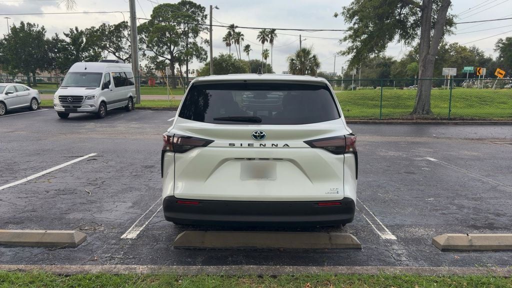 2024 Toyota Sienna XLE 8 Passenger
