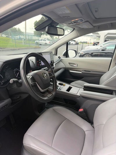 2024 Toyota Sienna XLE 8 Passenger
