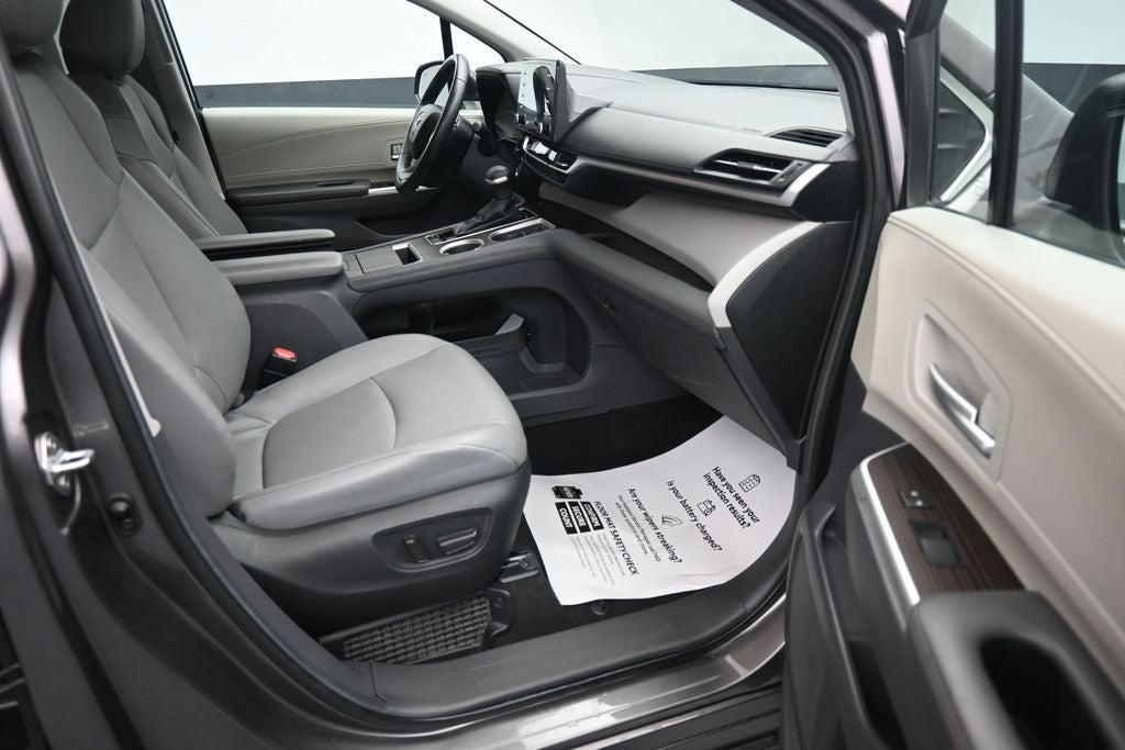 2024 Toyota Sienna XLE 8 Passenger