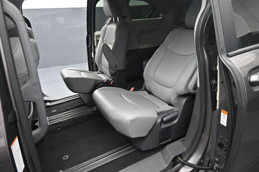 2024 Toyota Sienna XLE 8 Passenger