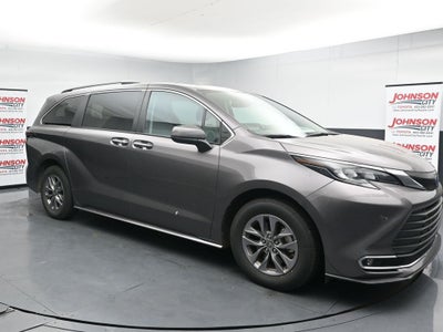 2024 Toyota Sienna XLE 8 Passenger