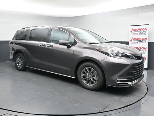 2024 Toyota Sienna XLE 8 Passenger