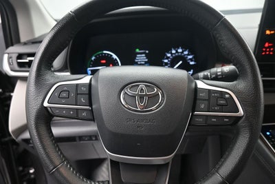 2024 Toyota Sienna XLE 8 Passenger