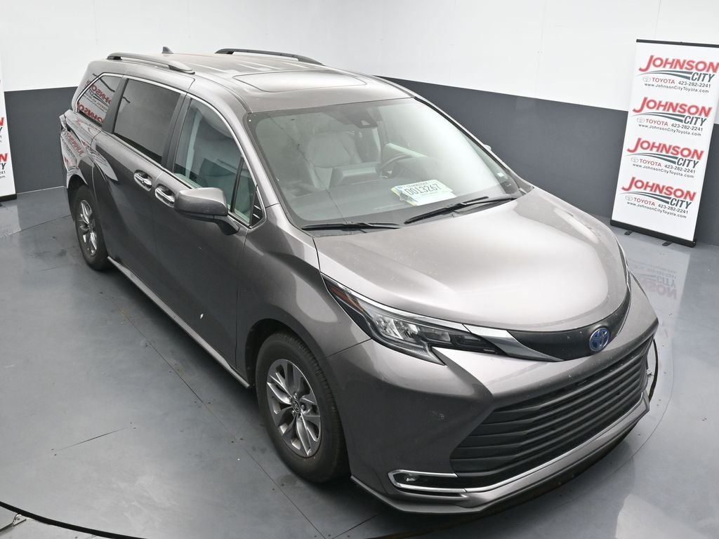 2024 Toyota Sienna XLE 8 Passenger