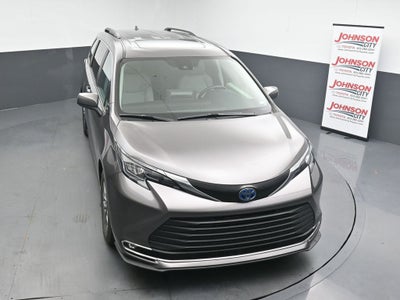2024 Toyota Sienna XLE 8 Passenger