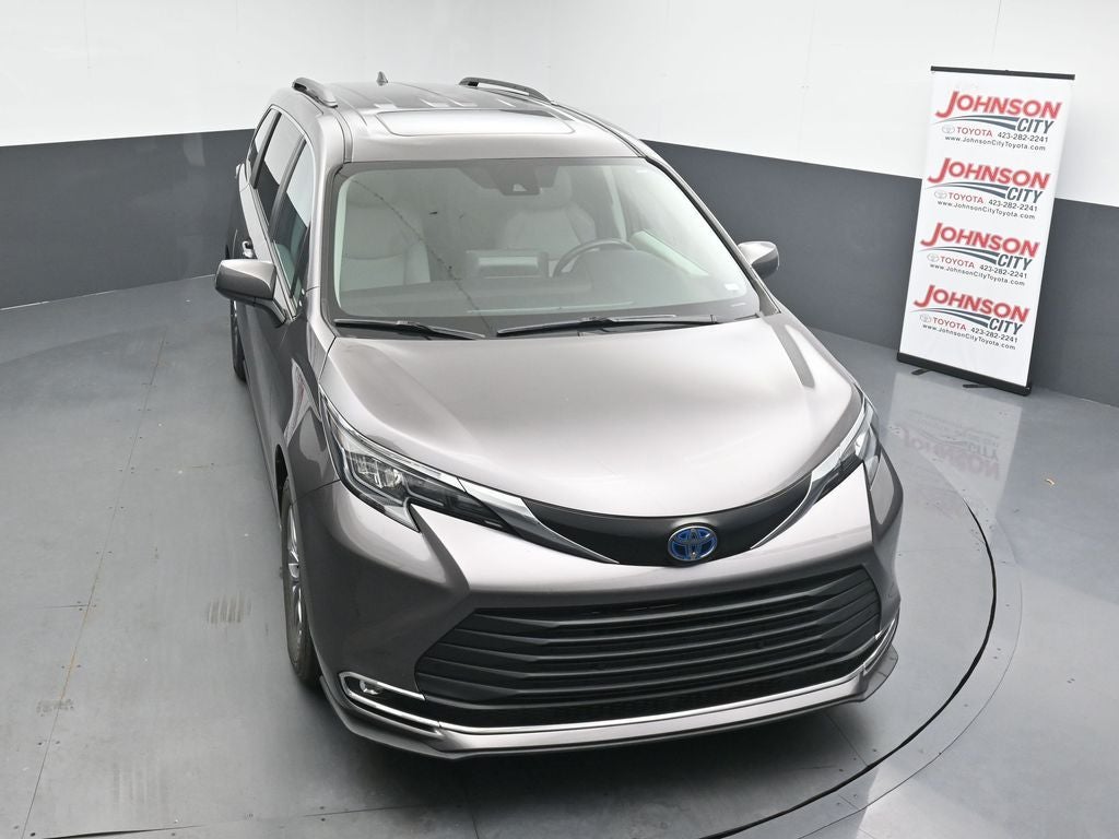 2024 Toyota Sienna XLE 8 Passenger