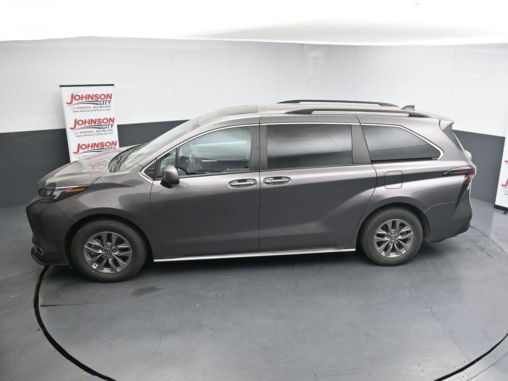 2024 Toyota Sienna XLE 8 Passenger