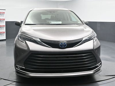 2024 Toyota Sienna XLE 8 Passenger