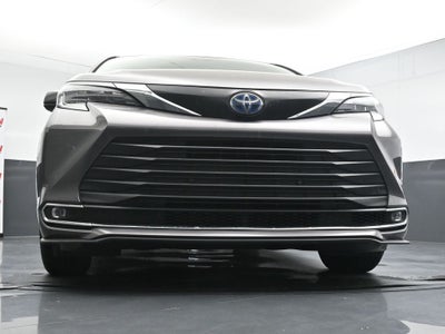 2024 Toyota Sienna XLE 8 Passenger