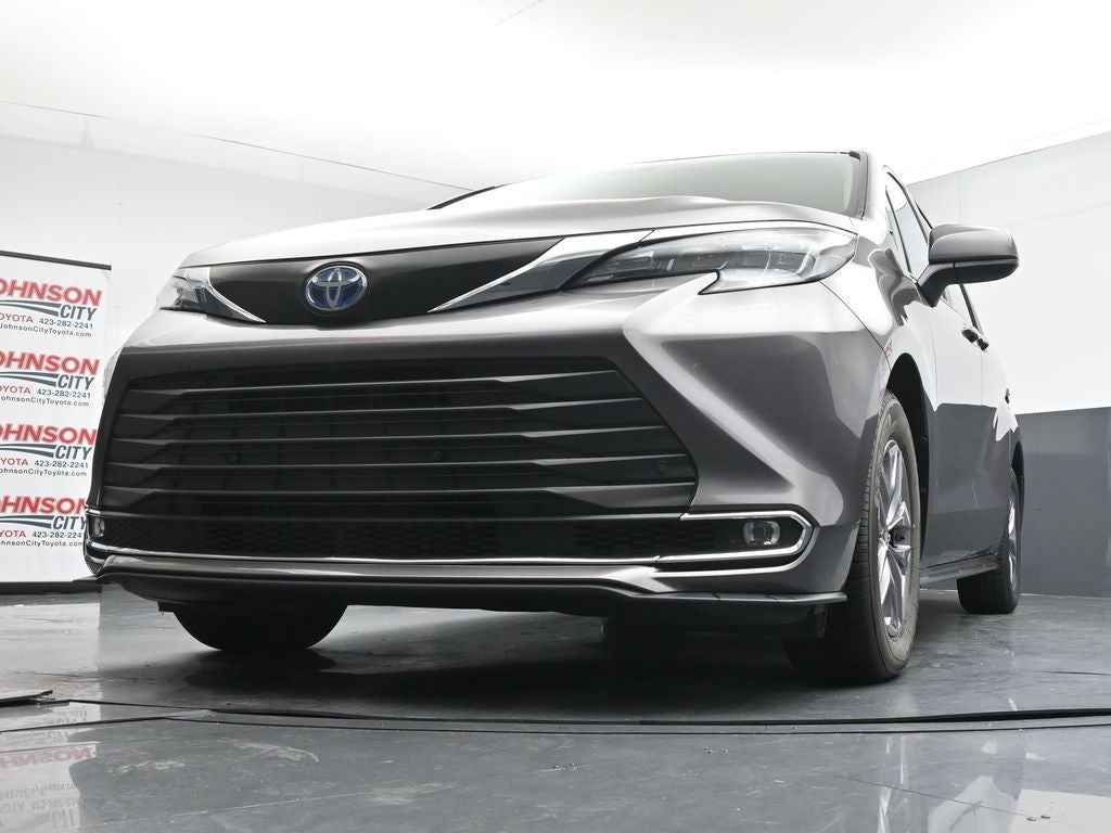 2024 Toyota Sienna XLE 8 Passenger