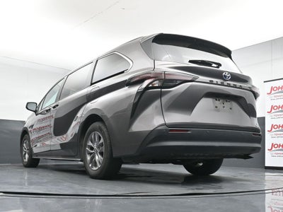 2024 Toyota Sienna XLE 8 Passenger