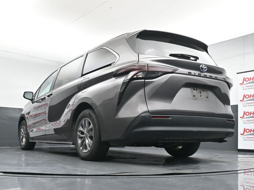 2024 Toyota Sienna XLE 8 Passenger