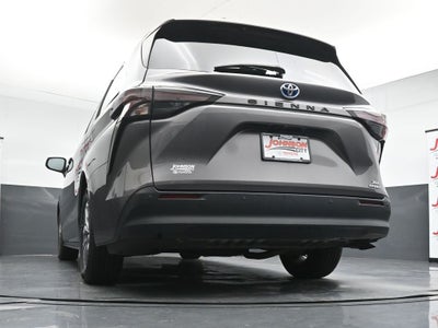 2024 Toyota Sienna XLE 8 Passenger