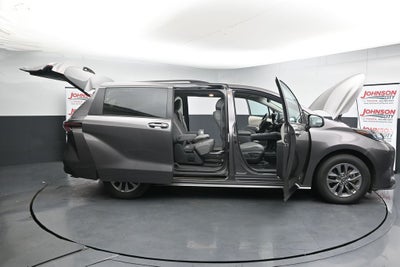 2024 Toyota Sienna XLE 8 Passenger