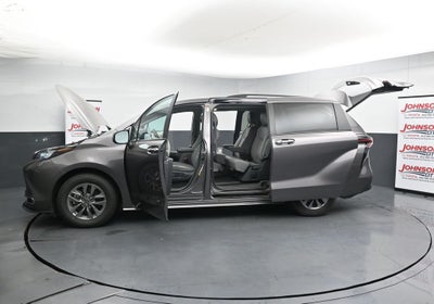 2024 Toyota Sienna XLE 8 Passenger