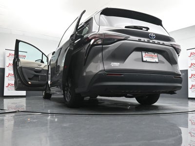 2024 Toyota Sienna XLE 8 Passenger