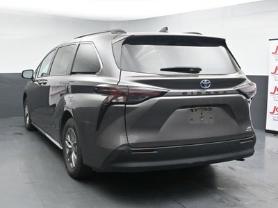 2024 Toyota Sienna XLE 8 Passenger