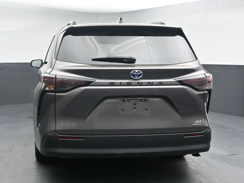 2024 Toyota Sienna XLE 8 Passenger