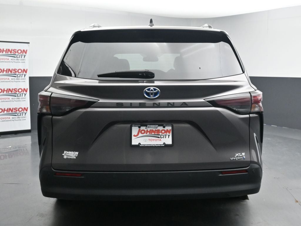 2024 Toyota Sienna XLE 8 Passenger