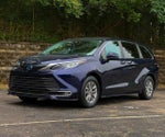 2022 Toyota Sienna XLE 8 Passenger