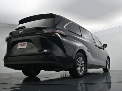 2024 Toyota Sienna XLE 8 Passenger