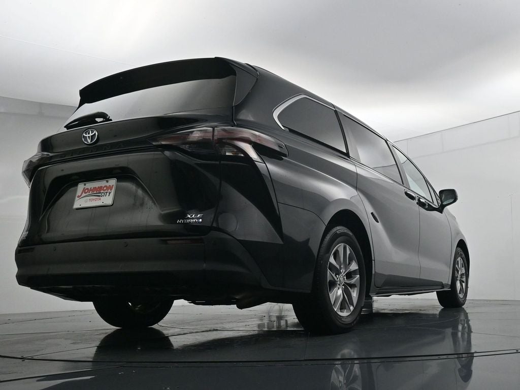 2024 Toyota Sienna XLE 8 Passenger