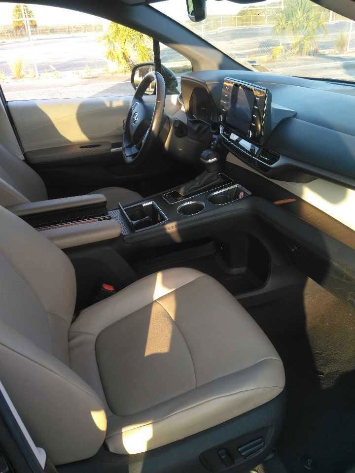 2024 Toyota Sienna XLE 8 Passenger