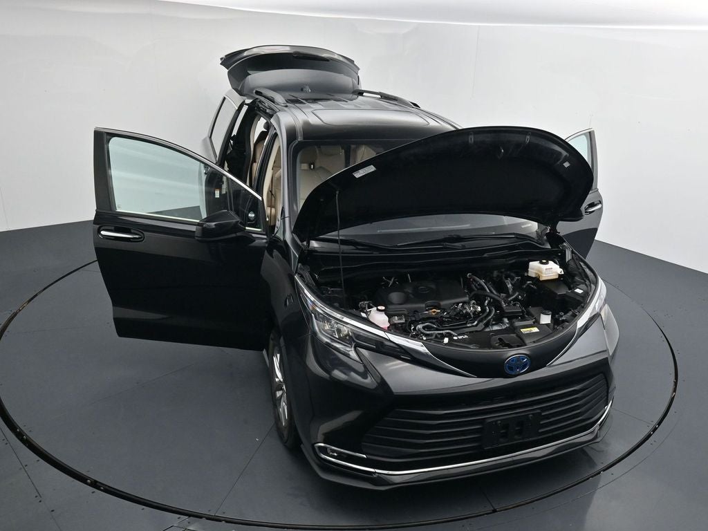 2024 Toyota Sienna XLE 8 Passenger