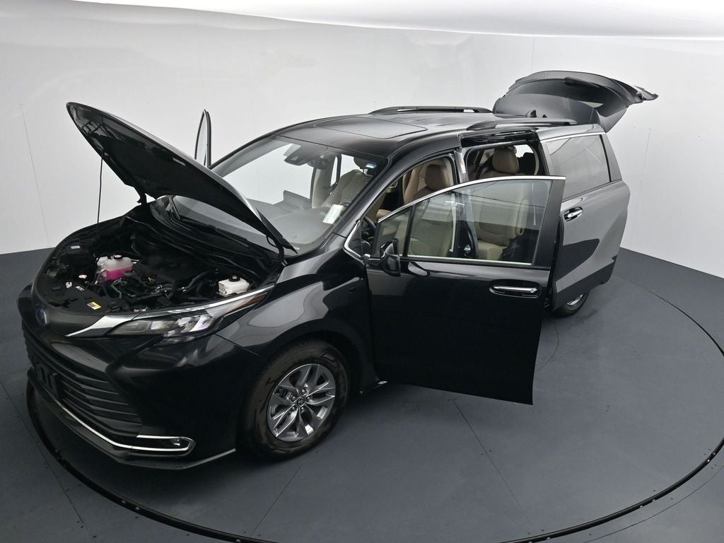 2024 Toyota Sienna XLE 8 Passenger