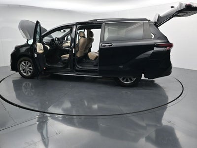 2024 Toyota Sienna XLE 8 Passenger