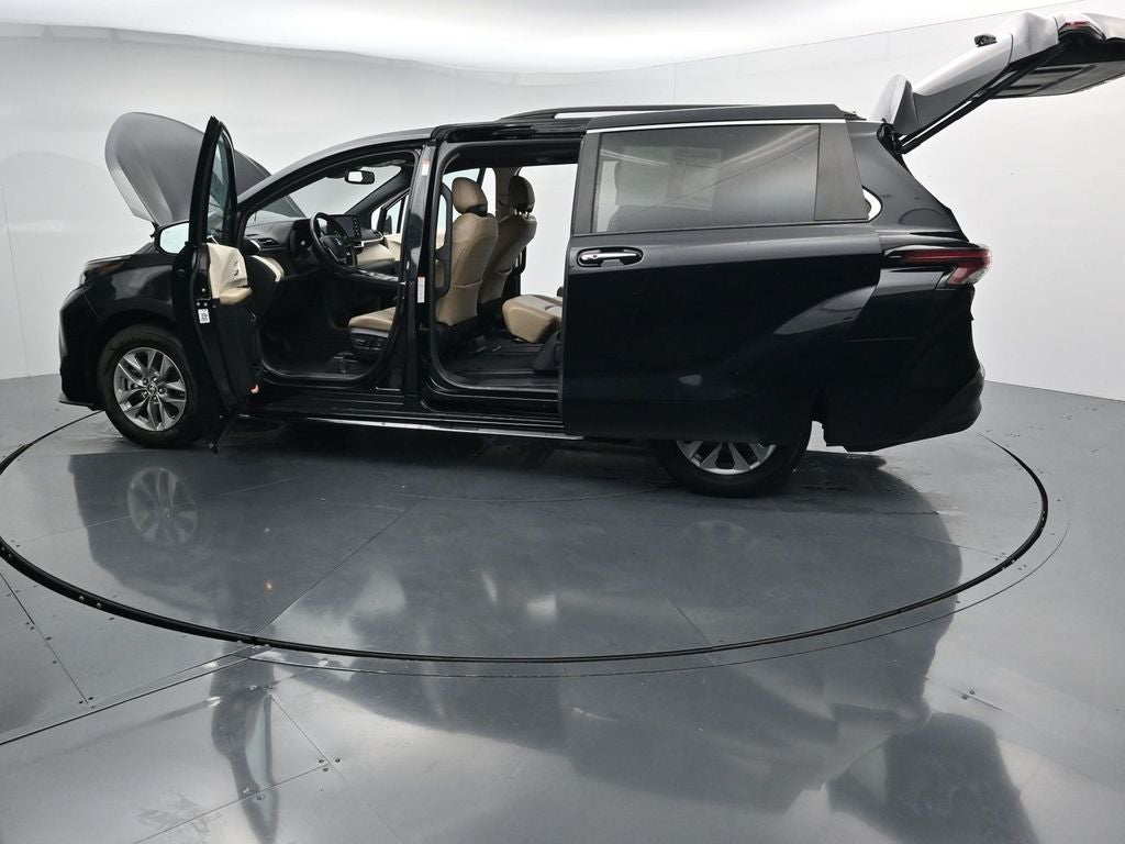 2024 Toyota Sienna XLE 8 Passenger