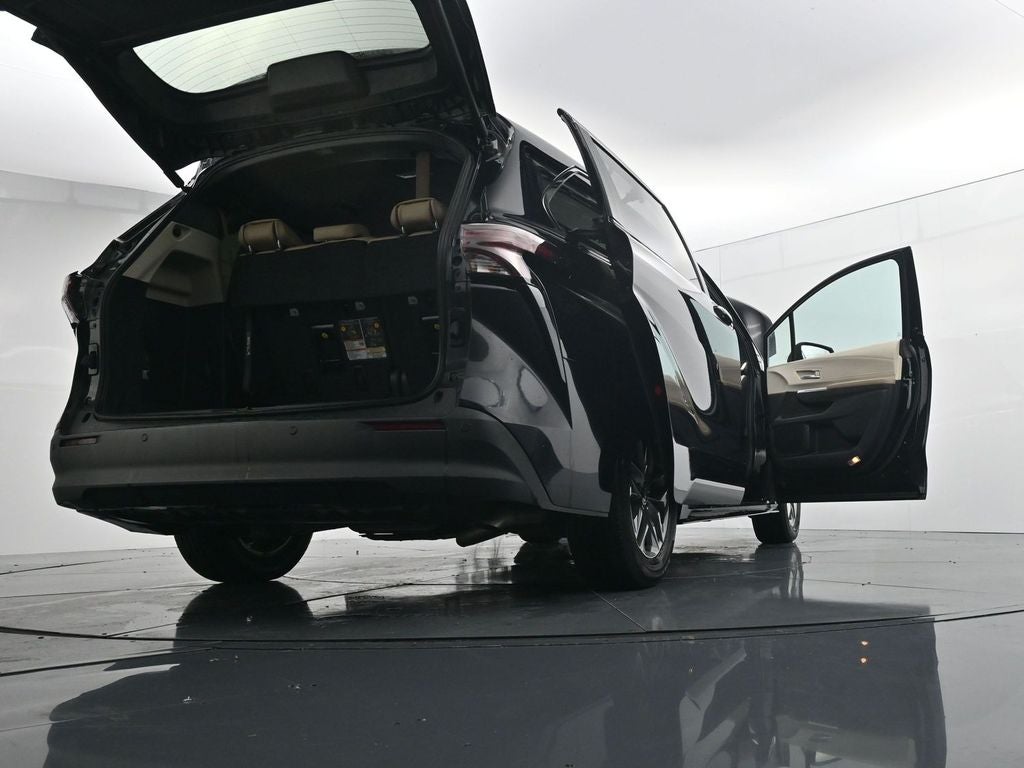 2024 Toyota Sienna XLE 8 Passenger