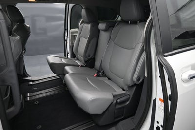 2024 Toyota Sienna XLE 8 Passenger