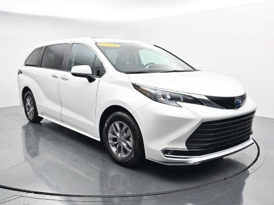 2024 Toyota Sienna XLE 8 Passenger