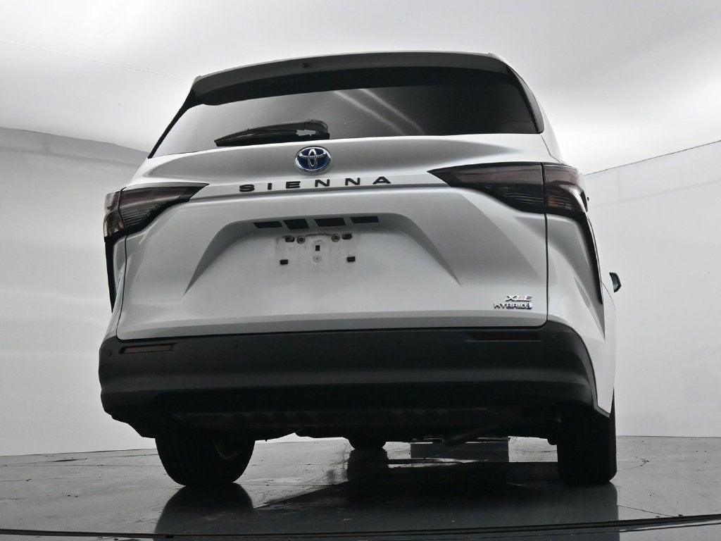 2024 Toyota Sienna XLE 8 Passenger