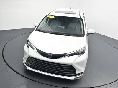 2024 Toyota Sienna XLE 8 Passenger