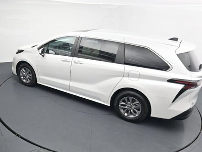 2024 Toyota Sienna XLE 8 Passenger