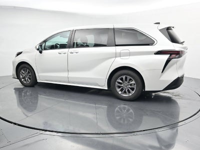 2024 Toyota Sienna XLE 8 Passenger