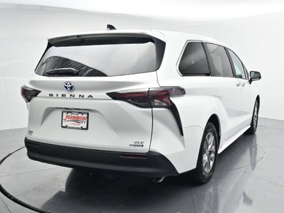 2024 Toyota Sienna XLE 8 Passenger