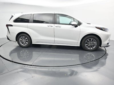 2024 Toyota Sienna XLE 8 Passenger