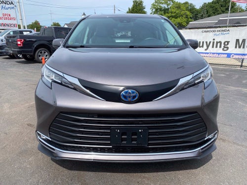 2023 Toyota Sienna XLE 8 Passenger
